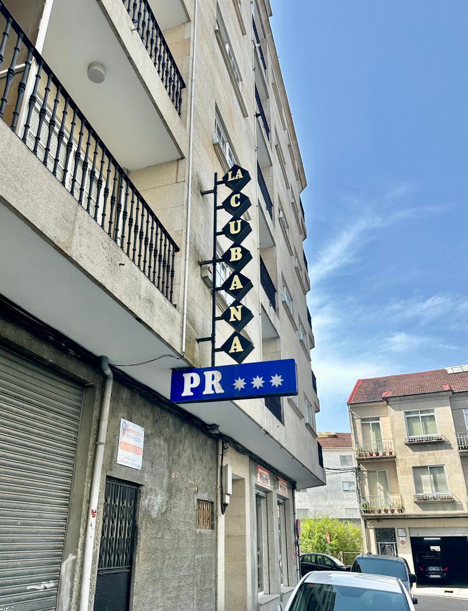 Hostal La Cubana Carballino Bagian luar foto